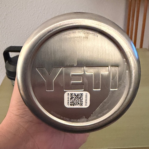 Yeti Rambler 36oz Chug Water Bottle - Picture 7 of 8